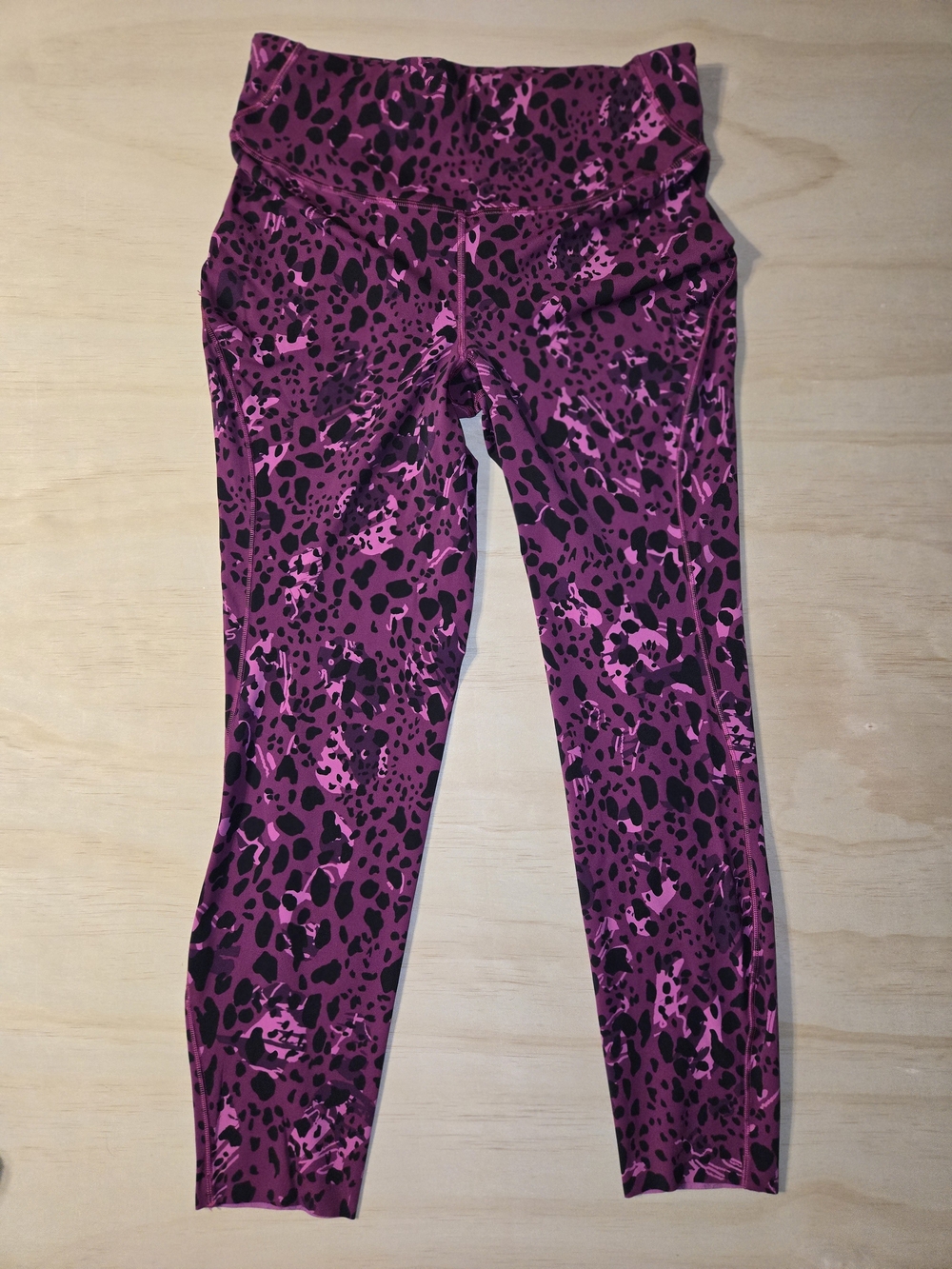 Lululemon Base Pace HR Tight 25" *Cheetah Camo Magenta Purple Multi - Size 10